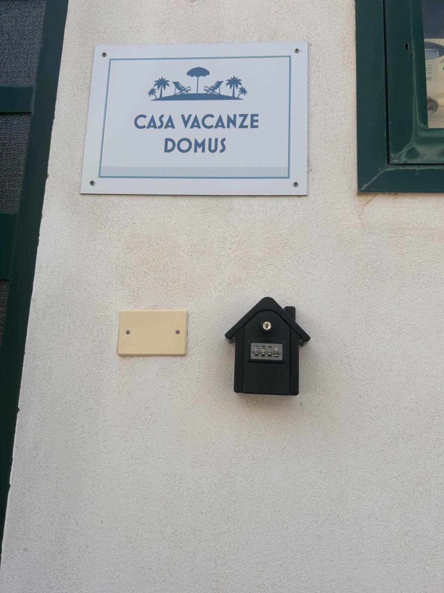 Casa Vacanze Domus Чентола Екстериор снимка