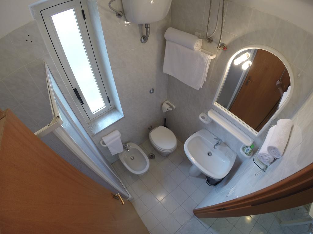 Casa Vacanze Domus Чентола Екстериор снимка